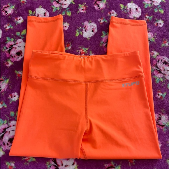 XTUPO - Orange Capri Workout Leggings UPF 50+ - Picture 2 of 7